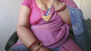 hot_pavitra