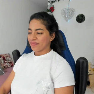 nahomy_hot69