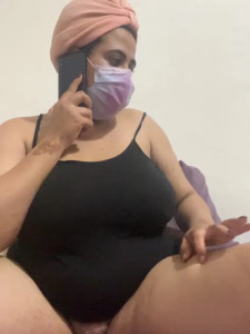 Hot-Nayla