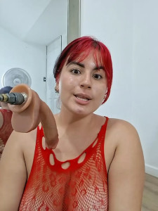Katey_Curvy01_