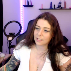 bigtittedtattedlesbian