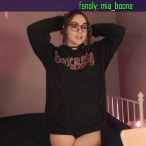 mia_boone