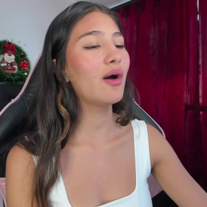mia_cherry_